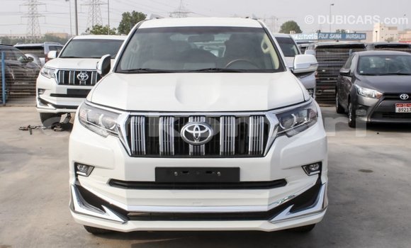 Acheter Import Voiture Toyota Prado Blanc à Import - Dubai, Grande Comore Acheter Import Voiture Toyota Prado Blanc à Import - Dubai, Grande Comore