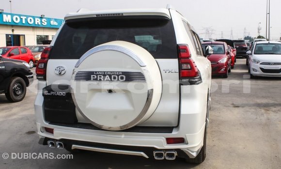 Acheter Import Voiture Toyota Prado Blanc à Import - Dubai, Grande Comore Acheter Import Voiture Toyota Prado Blanc à Import - Dubai, Grande Comore