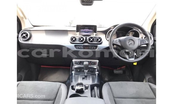 Acheter Import Voiture Mercedes-Benz 250 Bleu à Import - Dubai, Grande Comore Acheter Import Voiture Mercedes-Benz 250 Bleu à Import - Dubai, Grande Comore