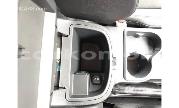 Acheter Import Voiture Mercedes-Benz 250 Bleu à Import - Dubai, Grande Comore Acheter Import Voiture Mercedes-Benz 250 Bleu à Import - Dubai, Grande Comore