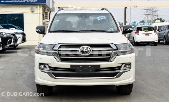 Buy Import Toyota Land Cruiser White Car in Import - Dubai in Great Comore Buy Import Toyota Land Cruiser White Car in Import - Dubai in Great Comore