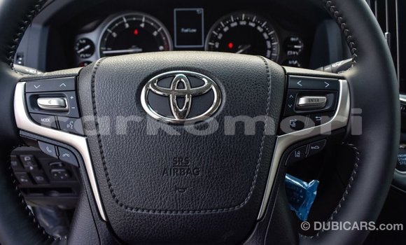 Buy Import Toyota Land Cruiser White Car in Import - Dubai in Great Comore Buy Import Toyota Land Cruiser White Car in Import - Dubai in Great Comore