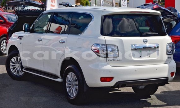 Buy Import Nissan Patrol White Car in Import - Dubai in Great Comore Buy Import Nissan Patrol White Car in Import - Dubai in Great Comore