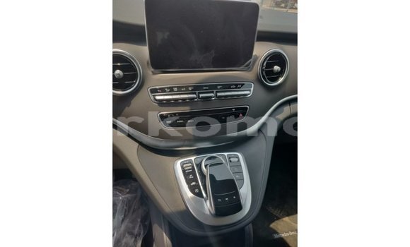 Buy Import Mercedes-Benz 250 Black Car in Import - Dubai in Great Comore Buy Import Mercedes-Benz 250 Black Car in Import - Dubai in Great Comore