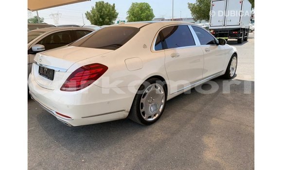 Buy Import Mercedes-Benz 190 White Car in Import - Dubai in Great Comore Buy Import Mercedes-Benz 190 White Car in Import - Dubai in Great Comore