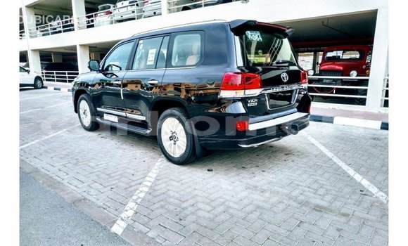 Buy Import Toyota Land Cruiser Black Car in Import - Dubai in Great Comore Buy Import Toyota Land Cruiser Black Car in Import - Dubai in Great Comore