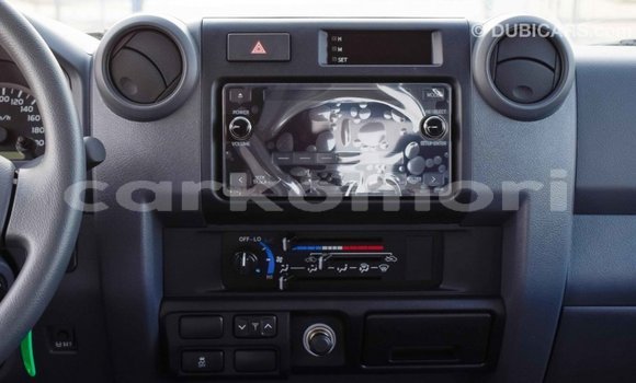 Buy Import Toyota Land Cruiser White Car in Import - Dubai in Great Comore Buy Import Toyota Land Cruiser White Car in Import - Dubai in Great Comore