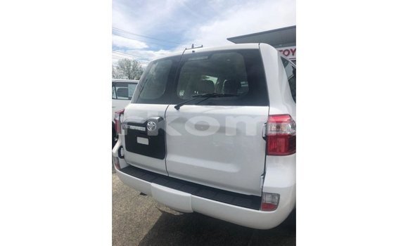 Buy Import Toyota Land Cruiser Black Car in Import - Dubai in Great Comore Buy Import Toyota Land Cruiser Black Car in Import - Dubai in Great Comore