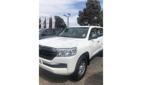 Buy Import Toyota Land Cruiser Black Car in Import - Dubai in Great Comore Buy Import Toyota Land Cruiser Black Car in Import - Dubai in Great Comore