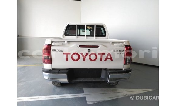Buy Import Toyota Hilux White Car in Import - Dubai in Great Comore Buy Import Toyota Hilux White Car in Import - Dubai in Great Comore