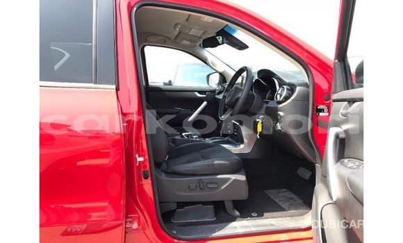 Acheter Import Voiture Mercedes-Benz 250 Rouge à Import - Dubai, Grande Comore Acheter Import Voiture Mercedes-Benz 250 Rouge à Import - Dubai, Grande Comore