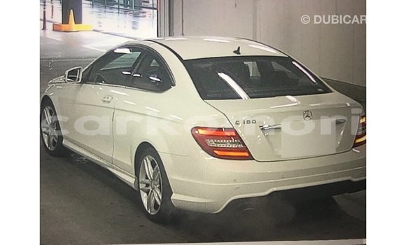 Buy Import Mercedes-Benz 190 White Car in Import - Dubai in Great Comore Buy Import Mercedes-Benz 190 White Car in Import - Dubai in Great Comore