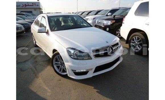 Buy Import Mercedes-Benz 200 White Car in Import - Dubai in Great Comore