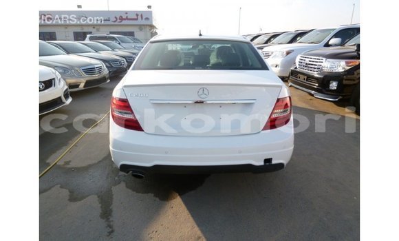 Buy Import Mercedes-Benz 200 White Car in Import - Dubai in Great Comore Buy Import Mercedes-Benz 200 White Car in Import - Dubai in Great Comore