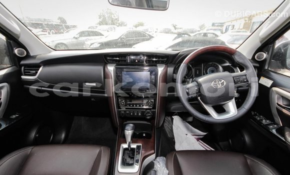 Acheter Import Voiture Toyota Fortuner Autre à Import - Dubai, Grande Comore Acheter Import Voiture Toyota Fortuner Autre à Import - Dubai, Grande Comore
