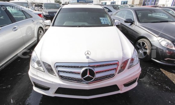 Buy Import Mercedes-Benz 200 White Car in Import - Dubai in Great Comore Buy Import Mercedes-Benz 200 White Car in Import - Dubai in Great Comore