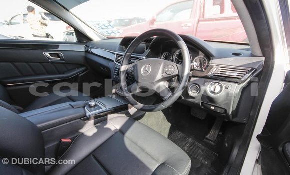 Buy Import Mercedes-Benz 200 White Car in Import - Dubai in Great Comore Buy Import Mercedes-Benz 200 White Car in Import - Dubai in Great Comore