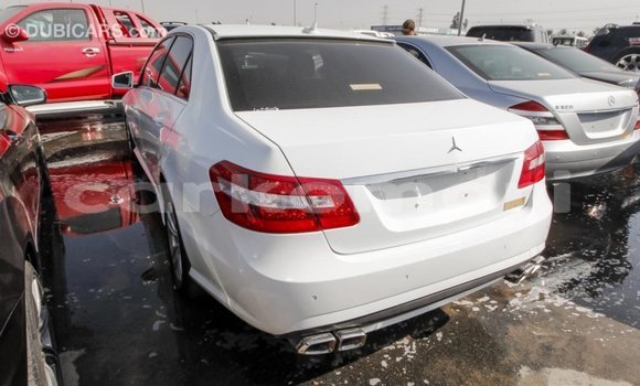 Buy Import Mercedes-Benz 200 White Car in Import - Dubai in Great Comore Buy Import Mercedes-Benz 200 White Car in Import - Dubai in Great Comore