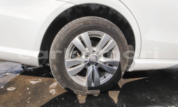 Buy Import Mercedes-Benz 200 White Car in Import - Dubai in Great Comore Buy Import Mercedes-Benz 200 White Car in Import - Dubai in Great Comore