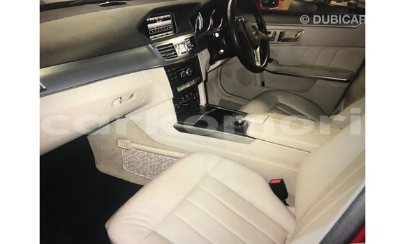 Buy Import Mercedes-Benz 190 Other Car in Import - Dubai in Great Comore Buy Import Mercedes-Benz 190 Other Car in Import - Dubai in Great Comore