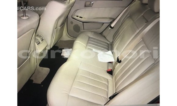 Buy Import Mercedes-Benz 190 Other Car in Import - Dubai in Great Comore Buy Import Mercedes-Benz 190 Other Car in Import - Dubai in Great Comore