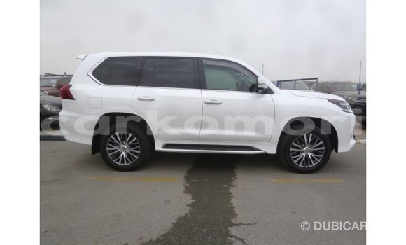 Acheter Import Voiture Lexus LX Blanc à Import - Dubai, Grande Comore Acheter Import Voiture Lexus LX Blanc à Import - Dubai, Grande Comore