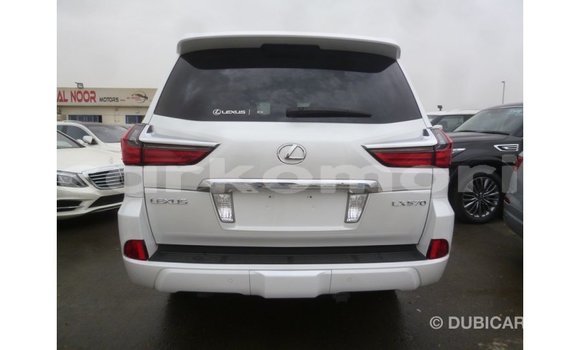 Acheter Import Voiture Lexus LX Blanc à Import - Dubai, Grande Comore Acheter Import Voiture Lexus LX Blanc à Import - Dubai, Grande Comore
