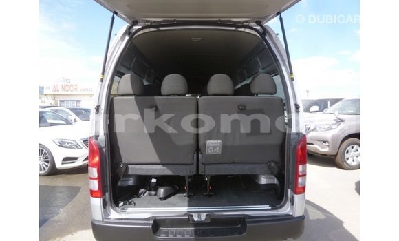 Acheter Import Voiture Toyota Hiace Autre à Import - Dubai, Grande Comore Acheter Import Voiture Toyota Hiace Autre à Import - Dubai, Grande Comore