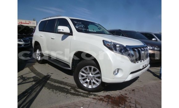 Buy Import Toyota Prado White Car in Import - Dubai in Great Comore