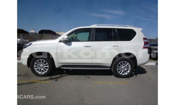 Acheter Import Voiture Toyota Prado Blanc à Import - Dubai, Grande Comore Acheter Import Voiture Toyota Prado Blanc à Import - Dubai, Grande Comore