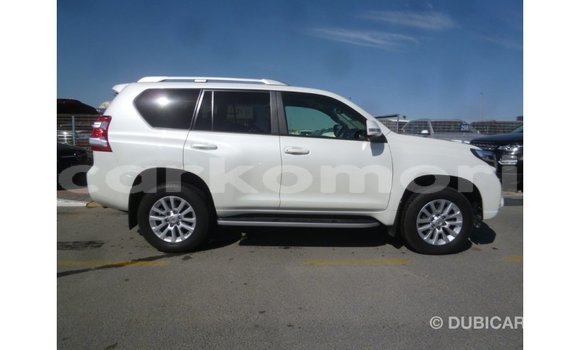 Acheter Import Voiture Toyota Prado Blanc à Import - Dubai, Grande Comore Acheter Import Voiture Toyota Prado Blanc à Import - Dubai, Grande Comore
