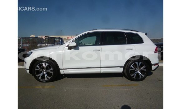 Buy Import Volkswagen Touareg White Car in Import - Dubai in Great Comore Buy Import Volkswagen Touareg White Car in Import - Dubai in Great Comore
