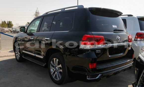 Acheter Import Voiture Toyota Land Cruiser Noir à Import - Dubai, Grande Comore Acheter Import Voiture Toyota Land Cruiser Noir à Import - Dubai, Grande Comore