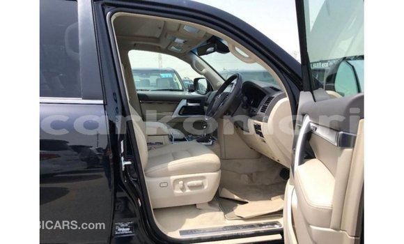 Buy Import Toyota Land Cruiser Black Car in Import - Dubai in Great Comore Buy Import Toyota Land Cruiser Black Car in Import - Dubai in Great Comore