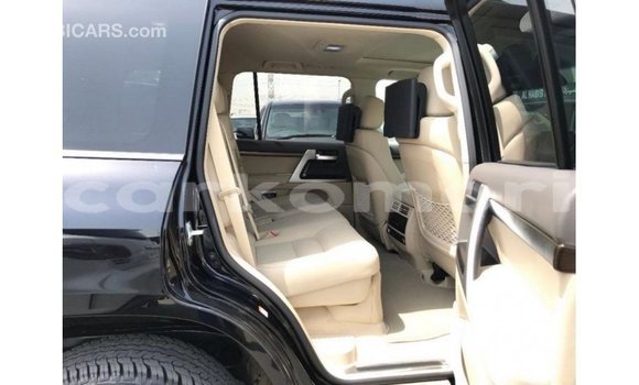 Buy Import Toyota Land Cruiser Black Car in Import - Dubai in Great Comore Buy Import Toyota Land Cruiser Black Car in Import - Dubai in Great Comore
