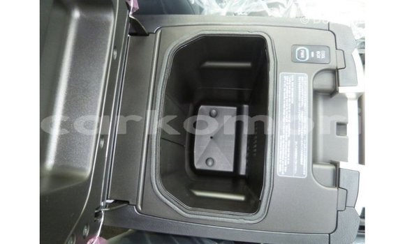 Acheter Import Voiture Toyota Land Cruiser Noir à Import - Dubai, Grande Comore Acheter Import Voiture Toyota Land Cruiser Noir à Import - Dubai, Grande Comore
