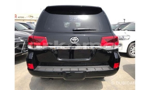 Acheter Import Voiture Toyota Land Cruiser Noir à Import - Dubai, Grande Comore Acheter Import Voiture Toyota Land Cruiser Noir à Import - Dubai, Grande Comore