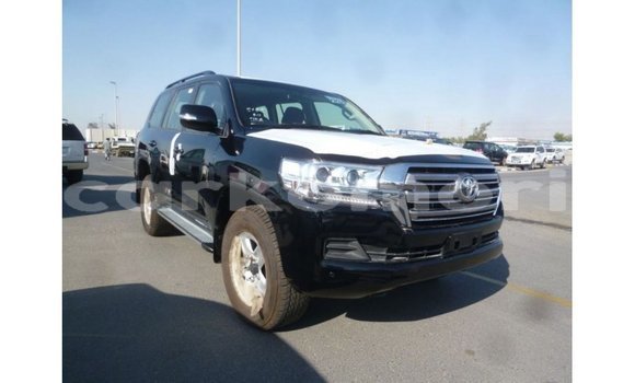 Acheter Import Voiture Toyota Land Cruiser Noir à Import - Dubai, Grande Comore Acheter Import Voiture Toyota Land Cruiser Noir à Import - Dubai, Grande Comore