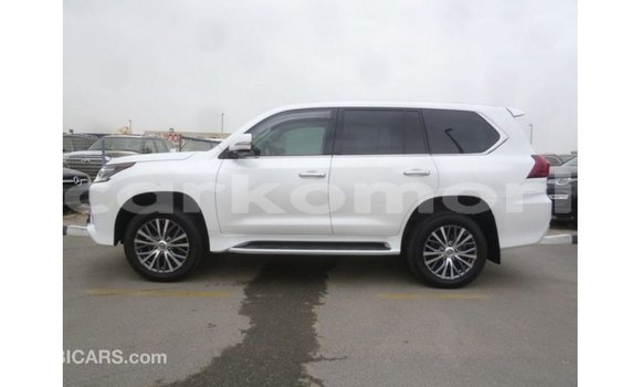 Acheter Import Voiture Lexus LX Blanc à Import - Dubai, Grande Comore Acheter Import Voiture Lexus LX Blanc à Import - Dubai, Grande Comore