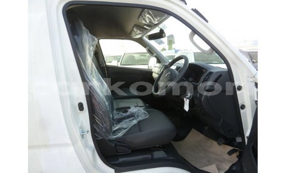 Buy Import Toyota Hiace White Car in Import - Dubai in Great Comore Buy Import Toyota Hiace White Car in Import - Dubai in Great Comore