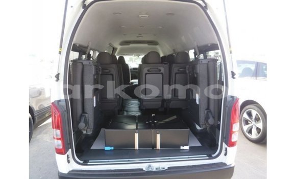 Buy Import Toyota Hiace White Car in Import - Dubai in Great Comore Buy Import Toyota Hiace White Car in Import - Dubai in Great Comore