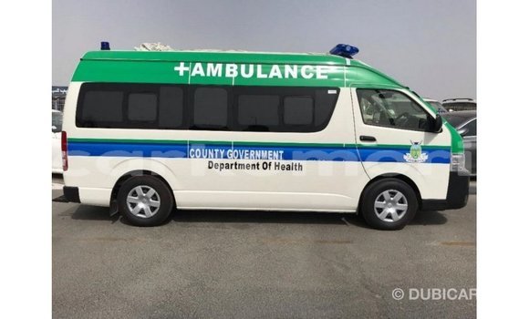 Acheter Import Voiture Toyota Hiace Blanc à Import - Dubai, Grande Comore Acheter Import Voiture Toyota Hiace Blanc à Import - Dubai, Grande Comore