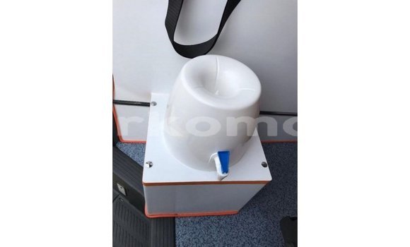 Acheter Import Voiture Toyota Hiace Blanc à Import - Dubai, Grande Comore Acheter Import Voiture Toyota Hiace Blanc à Import - Dubai, Grande Comore