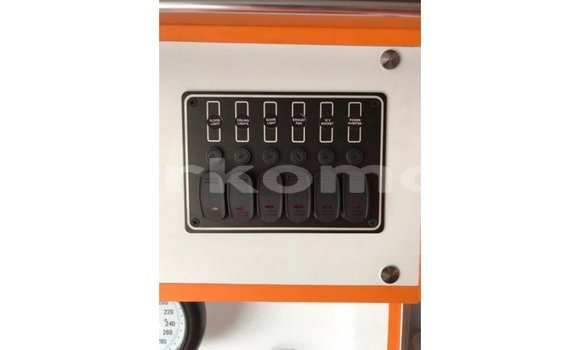 Acheter Import Voiture Toyota Hiace Blanc à Import - Dubai, Grande Comore Acheter Import Voiture Toyota Hiace Blanc à Import - Dubai, Grande Comore