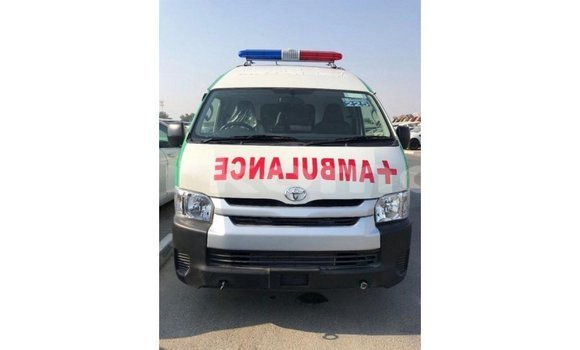 Acheter Import Voiture Toyota Hiace Blanc à Import - Dubai, Grande Comore