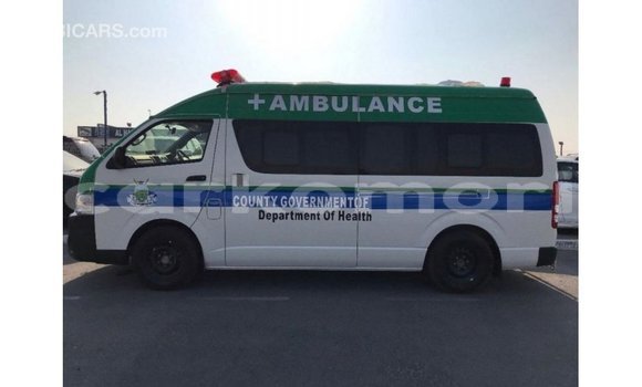 Acheter Import Voiture Toyota Hiace Blanc à Import - Dubai, Grande Comore Acheter Import Voiture Toyota Hiace Blanc à Import - Dubai, Grande Comore