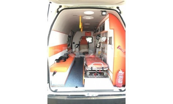 Acheter Import Voiture Toyota Hiace Blanc à Import - Dubai, Grande Comore Acheter Import Voiture Toyota Hiace Blanc à Import - Dubai, Grande Comore