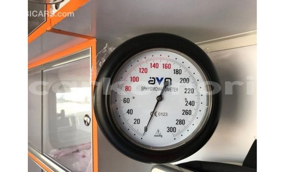 Acheter Import Voiture Toyota Hiace Blanc à Import - Dubai, Grande Comore Acheter Import Voiture Toyota Hiace Blanc à Import - Dubai, Grande Comore