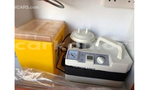 Acheter Import Voiture Toyota Hiace Blanc à Import - Dubai, Grande Comore Acheter Import Voiture Toyota Hiace Blanc à Import - Dubai, Grande Comore