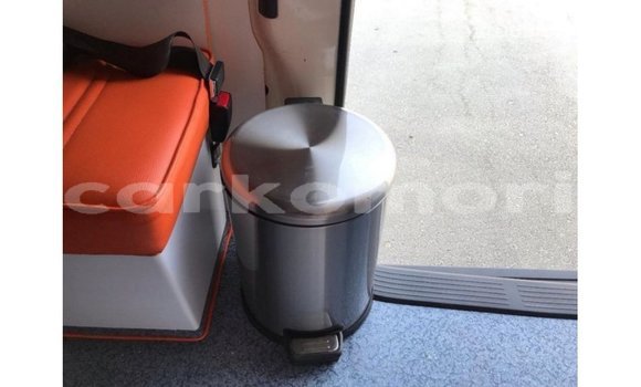 Acheter Import Voiture Toyota Hiace Blanc à Import - Dubai, Grande Comore Acheter Import Voiture Toyota Hiace Blanc à Import - Dubai, Grande Comore